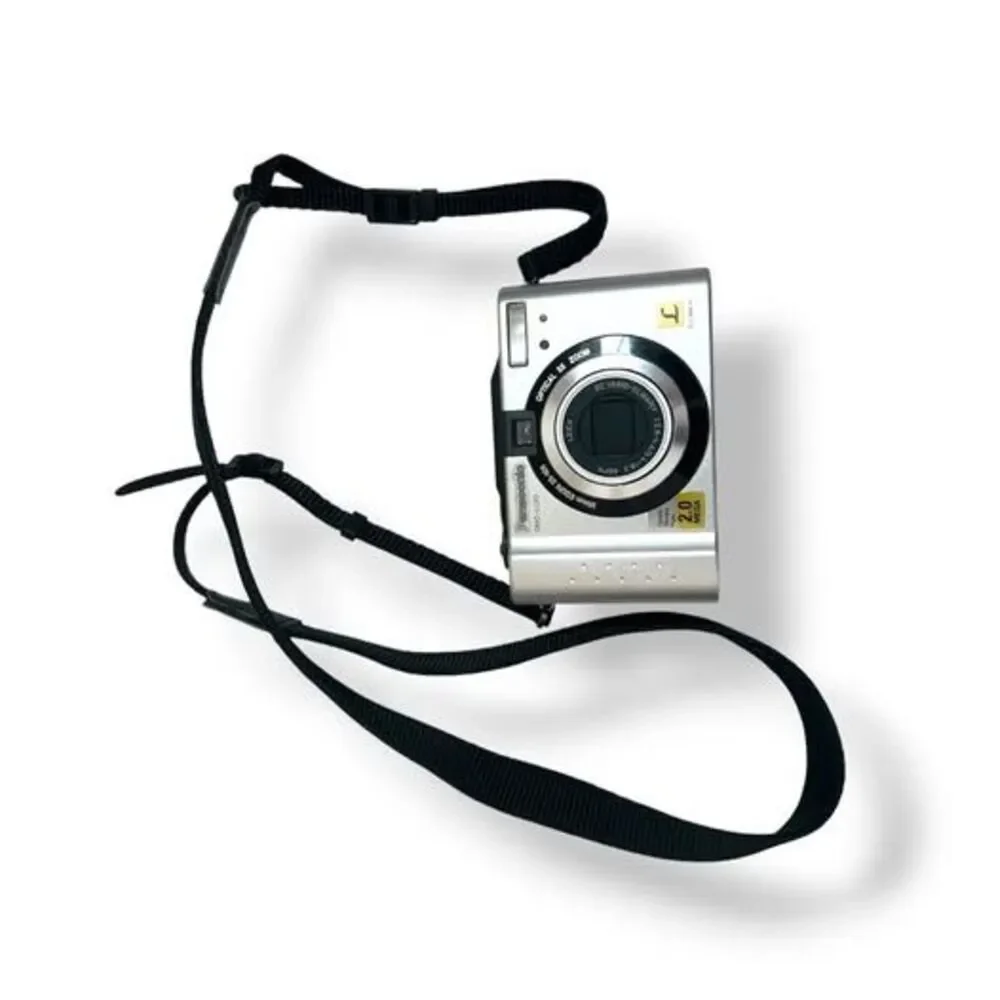 Vintage Digital Camera Panasonic LUMIX DMC-LC20 2.0MP